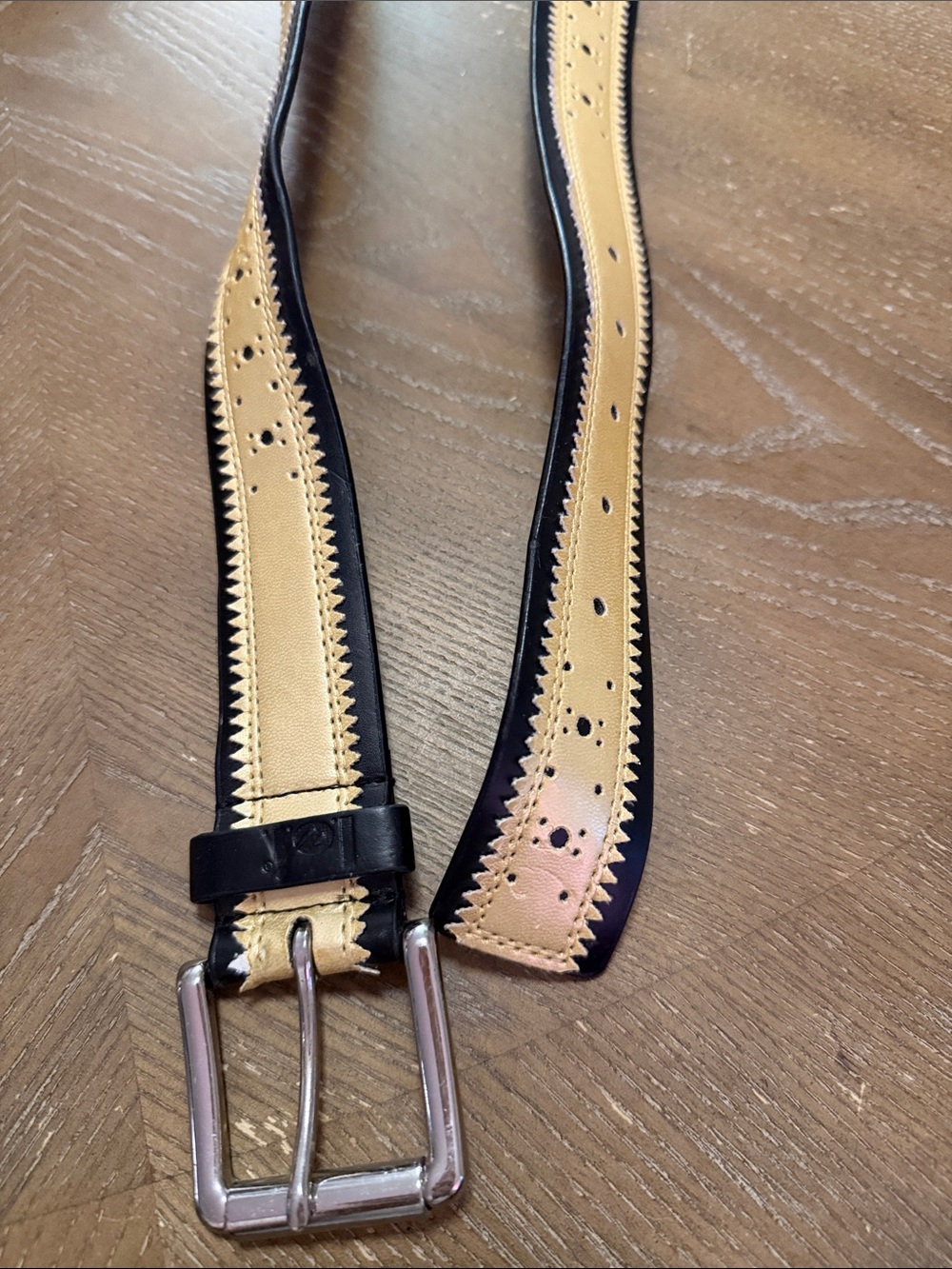 Classic Two-Tone Women’s Leather Belt in Beige and Black